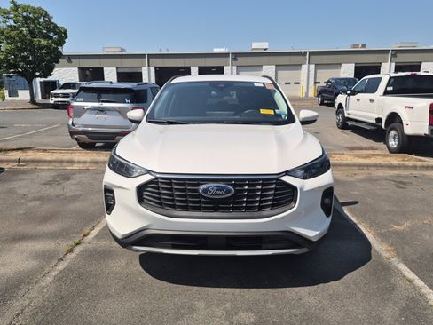 Certified 2023 Ford Escape SE FWD image 3