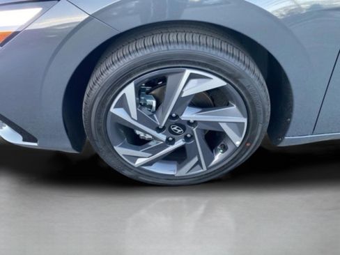 New 2026 Hyundai Elantra Limited image 11