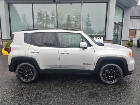 Used 2019 Jeep Renegade Altitude w/ Quick Order Package 2XM image 8