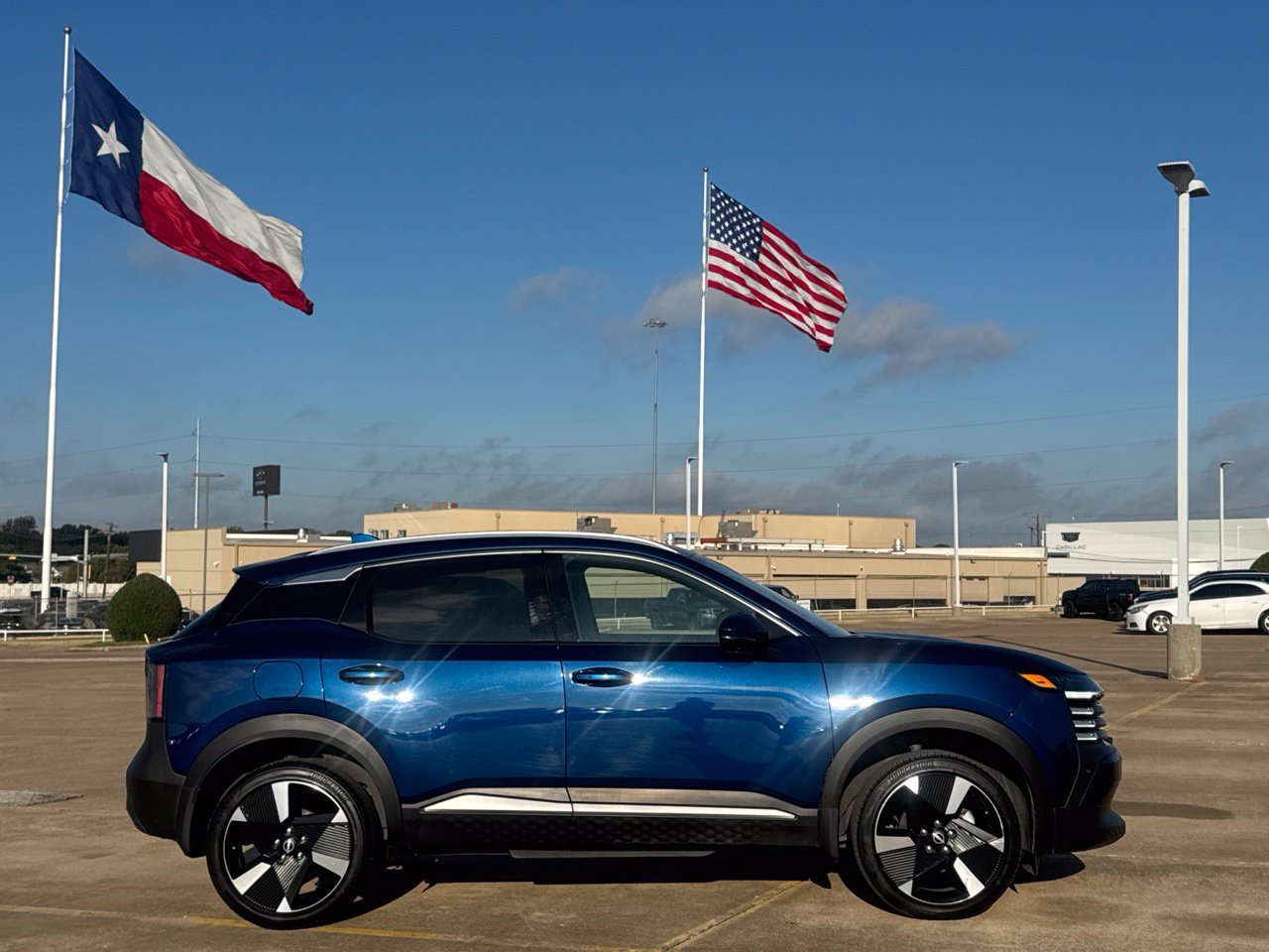 Certified 2025 Nissan Kicks SR FWD image 33
