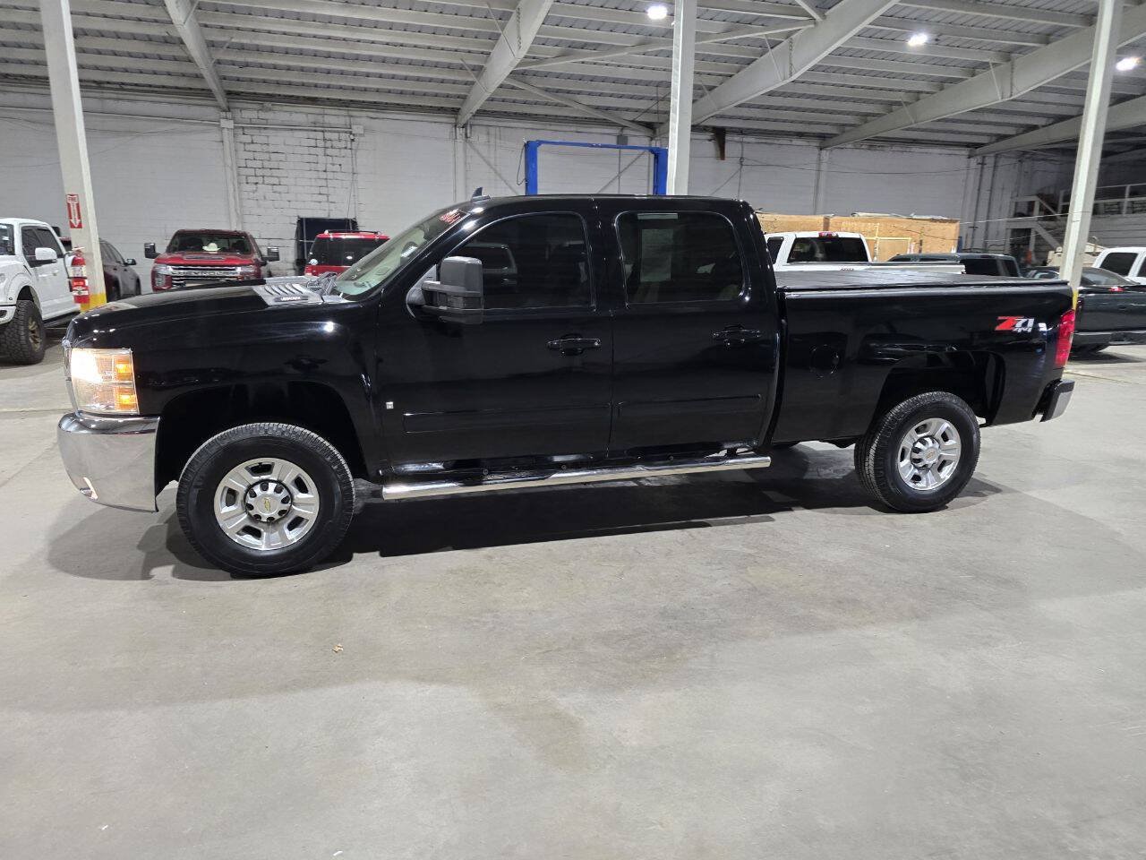 Used 2008 Chevrolet Silverado 2500 LTZ w/ Suspension Package, Off-Road AWD/4WD image 4