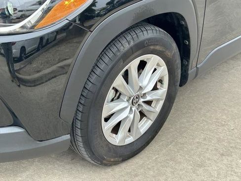 Certified 2023 Toyota Corolla Cross LE FWD image 9