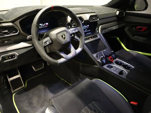 Used 2023 Lamborghini Urus Performante image 21