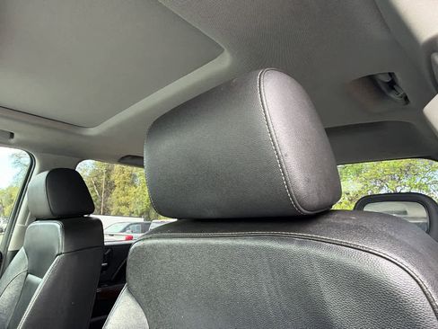 Used 2017 GMC Sierra 2500 SLT w/ Suspension Package, Off-Road image 11