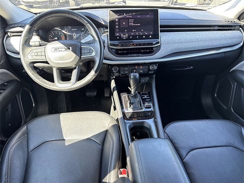 Certified 2022 Jeep Compass Latitude image 10