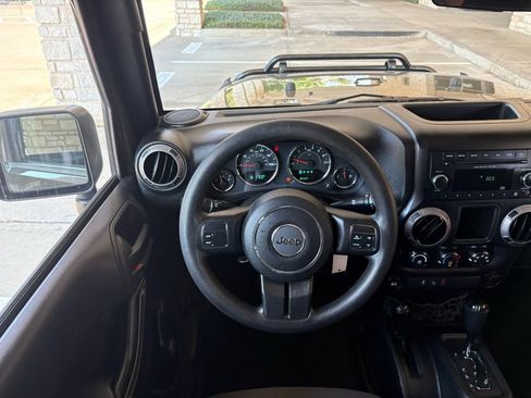 Used 2015 Jeep Wrangler Unlimited Sport AWD/4WD image 11