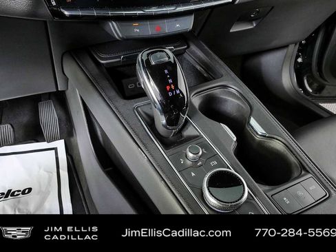 Certified 2025 Cadillac XT4 Premium Luxury FWD image 17
