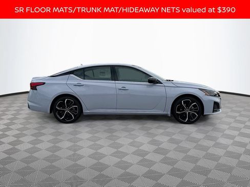 Used 2025 Nissan Altima 2.5 SR FWD image 4