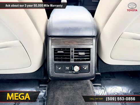 Used 2014 Toyota Avalon Limited w/ Technology Package image 19