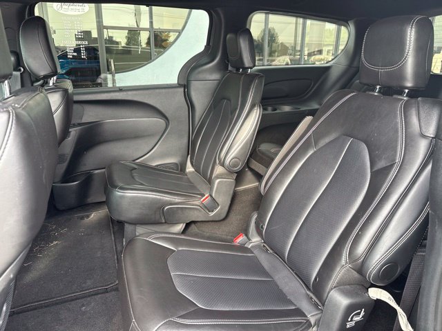 Used 2025 Chrysler Pacifica Select FWD image 15