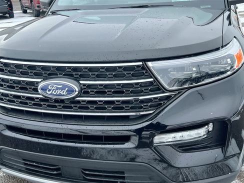 Used 2023 Ford Explorer XLT w/ Equipment Group 202A image 11