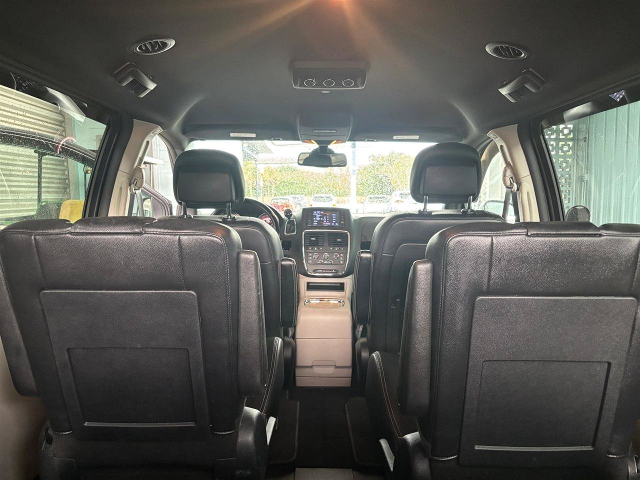 Used 2020 Dodge Grand Caravan SXT FWD image 17