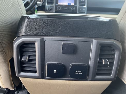 Used 2019 Ford F150 XLT w/ Equipment Group 302A Luxury AWD/4WD image 12
