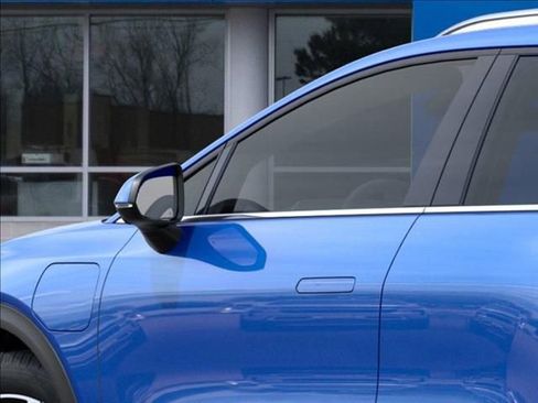 New 2026 Chevrolet Equinox EV LT image 12