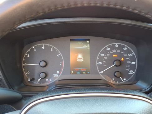 Used 2023 Toyota Corolla Cross LE image 17