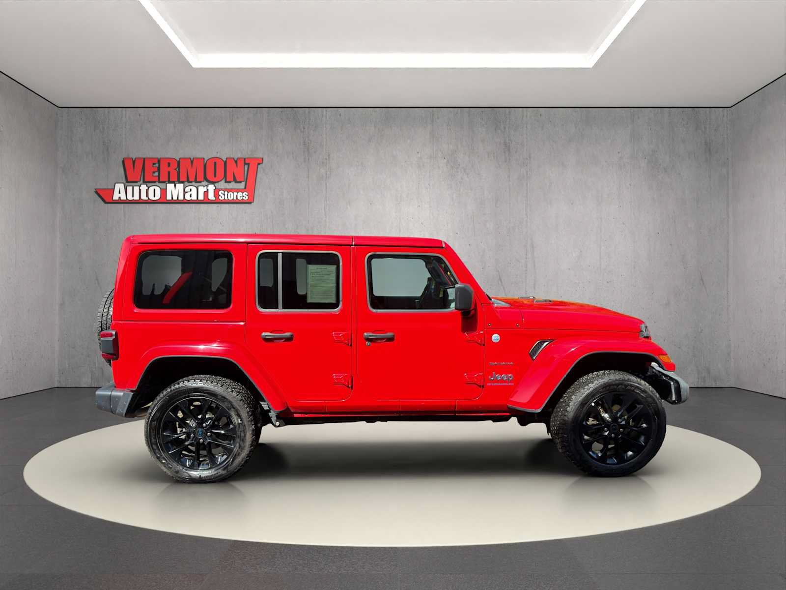 Used 2024 Jeep Wrangler Unlimited Sahara AWD/4WD image 9