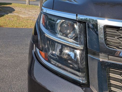 Used 2017 Chevrolet Suburban LT AWD/4WD image 9