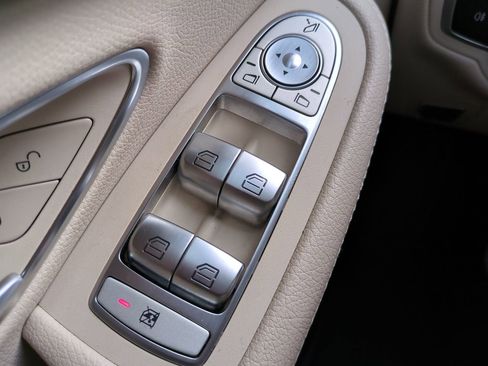 Used 2020 Mercedes-Benz C 300 Sedan image 23