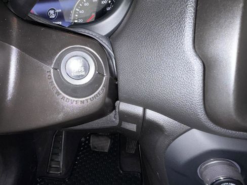 Used 2021 Jeep Renegade Latitude w/ Convenience Group image 32