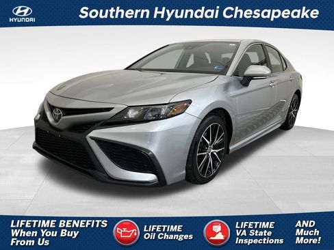 Used 2024 Toyota Camry SE FWD image 1