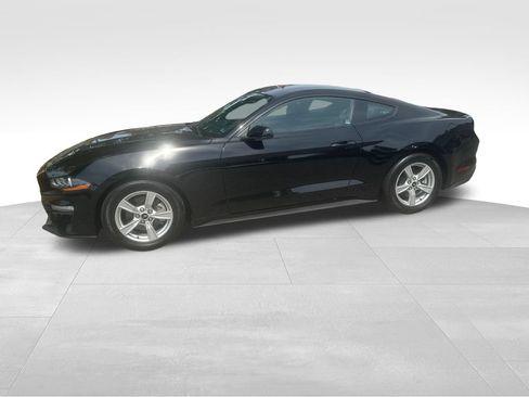 Used 2020 Ford Mustang Coupe RWD image 5