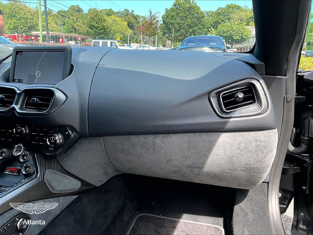 Used 2022 Aston Martin V8 Vantage Coupe RWD image 14