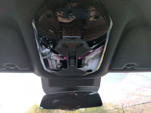 Certified 2023 BMW 760i xDrive w/ Executive Package image 30