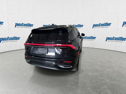 Used 2024 Lincoln Nautilus Reserve AWD/4WD image 10