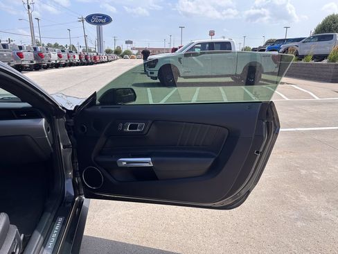 Used 2018 Ford Mustang GT Premium RWD image 19
