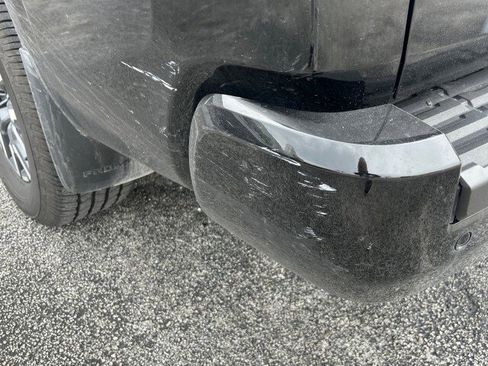 Used 2024 Nissan Frontier SL w/ Technology Package image 5