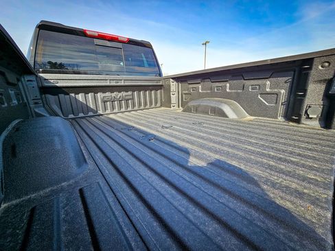 New 2026 GMC Sierra 2500 SLT w/ Max Trailering Package AWD/4WD image 6