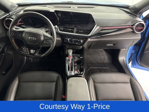 Used 2024 Chevrolet Trax RS w/ Driver Confidence Package FWD image 4