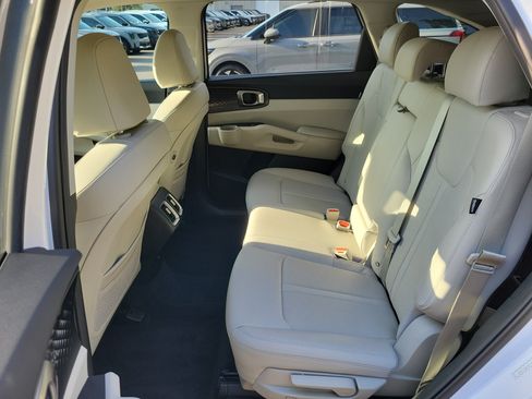 Certified 2025 Kia Sorento S FWD image 13