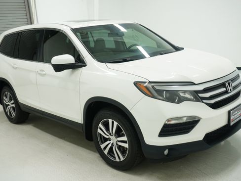 Used 2017 Honda Pilot EX-L image 3