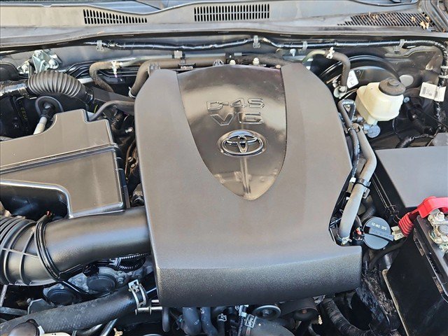 Used 2020 Toyota Tacoma SR5 RWD image 21