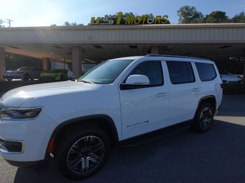 Used 2022 Jeep Wagoneer Series III w/ Flexible Seating Group RWD image 19