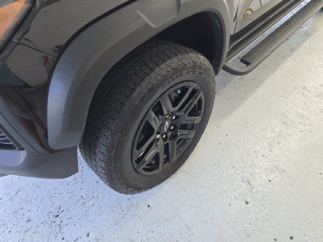 Used 2023 Chevrolet Colorado Trail Boss w/ Advanced Trailering Package AWD/4WD image 9
