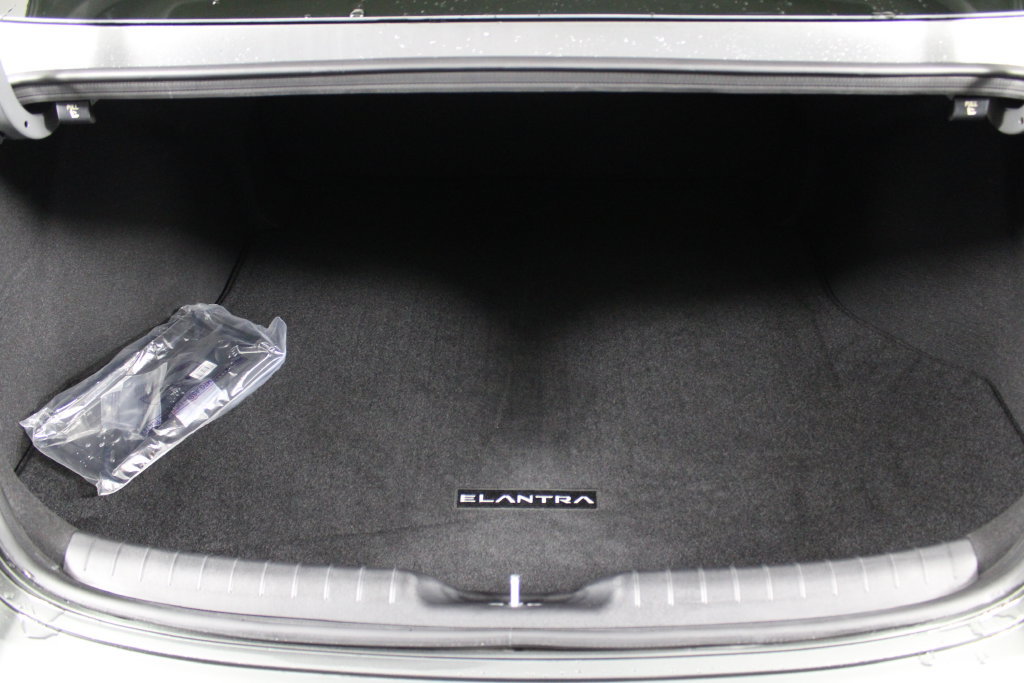 Certified 2026 Hyundai Elantra Sport FWD image 17
