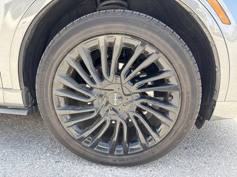 Used 2022 Lincoln Corsair Reserve FWD image 4