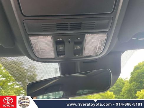 Used 2022 Honda Pilot TrailSport image 34