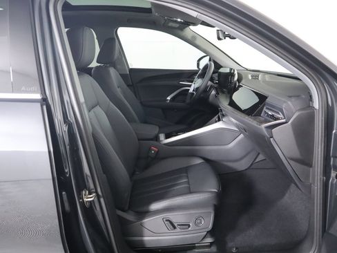 Used 2025 Audi Q5 Premium Plus w/ Premium Plus image 23