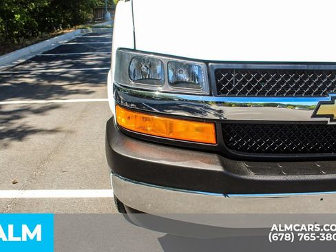 Used 2025 Chevrolet Express 3500 LT w/ LT Preferred Equipment Group RWD image 11