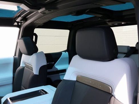 New 2025 GMC Hummer EV 2X w/ LPO, Dark Essentials Package AWD/4WD image 23
