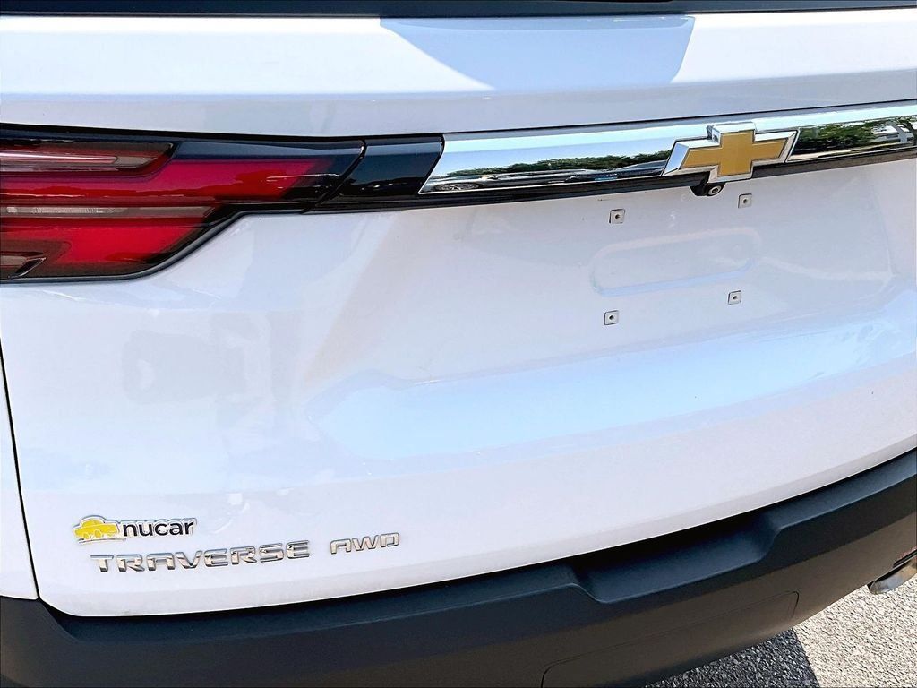 Used 2023 Chevrolet Traverse LT AWD/4WD image 28
