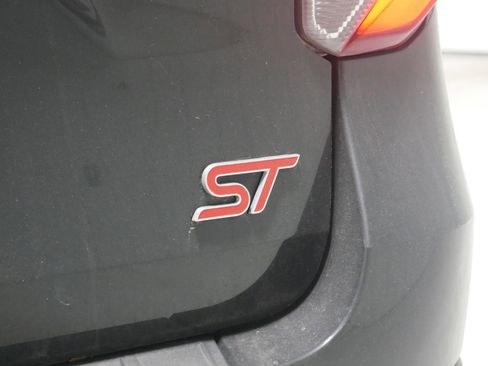 Used 2020 Ford Explorer ST w/ ST Street Pack image 26