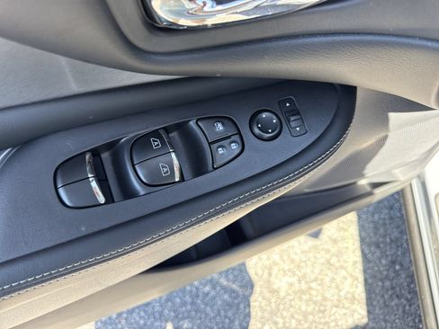 Used 2024 Nissan Murano SL FWD image 15