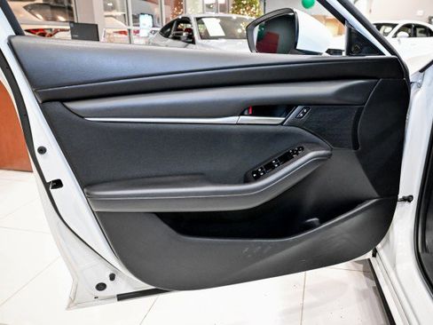 Used 2021 MAZDA MAZDA3 s image 13