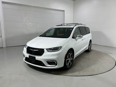 Used 2021 Chrysler Pacifica Pinnacle AWD/4WD image 20