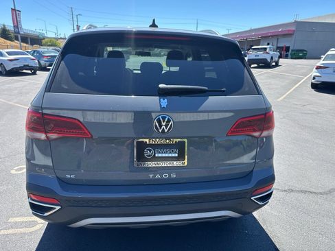 Used 2022 Volkswagen Taos SE FWD image 6