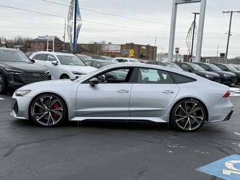Used 2022 Audi RS 7 Sportback w/ Black Optic Package image 5